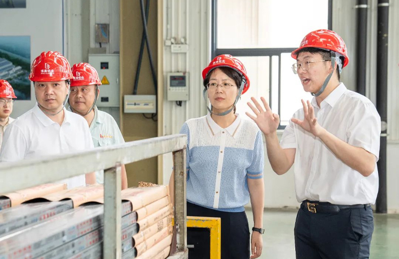 姜華：主動靠前精準(zhǔn)服務(wù) 及時為企業(yè)排憂解難